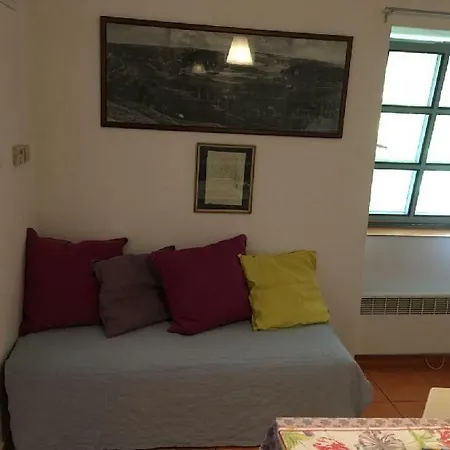 Domecek U Zoo Villa Prag